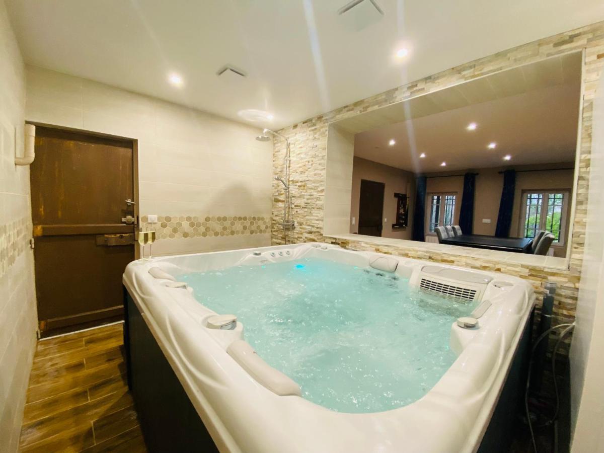 Un Moment Hors Du Temps - Jacuzzi - Sauna - Billard - Parking - 167 Apartment *