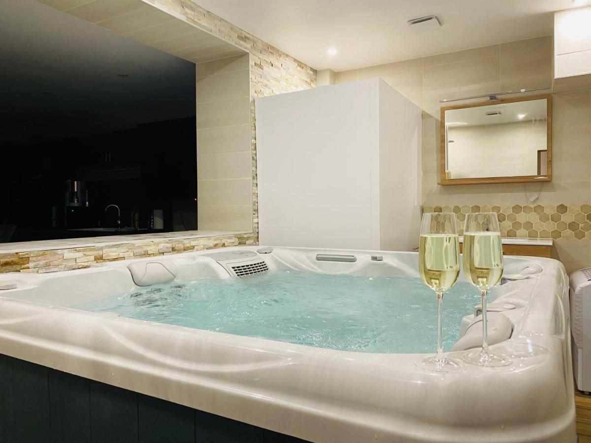 Un Moment Hors Du Temps - Jacuzzi - Sauna - Billard - Parking - 167